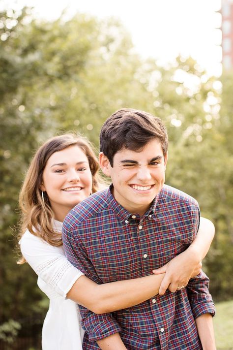 Cute Brother and Sister Family Photo along The Canal Walk Sibling Picture Poses Teenage, Brother And Sister Pictures Teenage, Brother Sister Portraits, Funny Brother Sister Pictures, Teen Brother Sister Portraits, Older Sister Younger Brother Photography, Posing Teenage Siblings, Posing Older Siblings, Older Brother Sister Photos