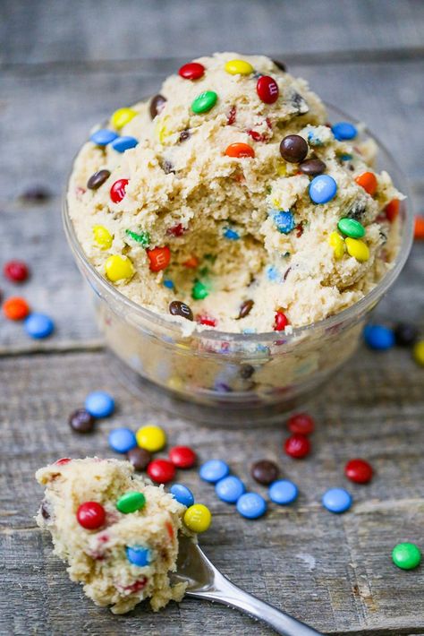 Edible Cookie Dough Healthy, Cookie Dough Desserts, Marshmallow Desserts, Fudge Dessert, Edible Cookie Dough Recipe, Cookie Dough Dip, M M Cookies, M And M, Edible Cookies