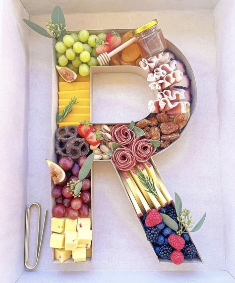 Charcuterie Letters, Las Vegas Food, Moana Party, Charcuterie Inspiration, Charcuterie Recipes, Hors D'oeuvres, Cozy Room Decor, Las Vegas Strip, Letter R