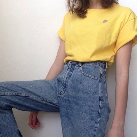 tw0jqi-l-610x610-t+shirt-yellow-art+hoe Outfit Trends, Mode Inspo, Moda Vintage, Grunge Style, Outfit Goals, Looks Style, Mode Inspiration, Looks Vintage, Audrey Hepburn