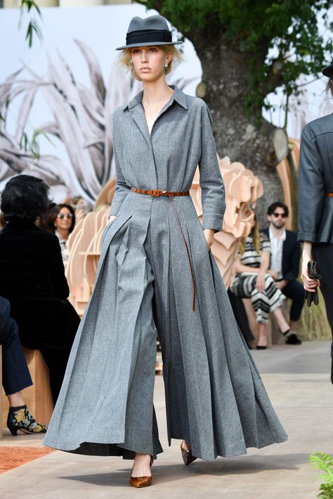 According to Dior Couture, This Taboo Fashion Accessory Is Back - ELLE.com Dress Over Pants Runway, Resort Casual Wear, Dress Over Pants, Blouse Casual Fashion, Linen Fashion, Elegant Dresses Classy, Western Wear For Women, African Inspired Fashion, Special Dresses