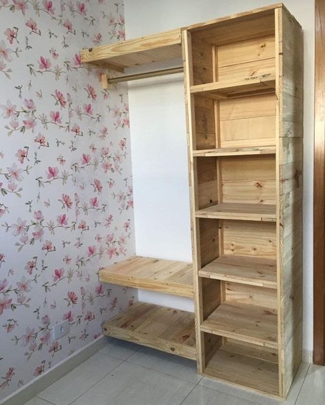 Pallet Wardrobe, Pallet Closet, Closet Idea, Simple Closet, Closet Design Layout, Diy Wardrobe, Closet Layout, Bedroom Closet Design, Diy Closet