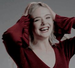 Stranger Things 1, Fan Gif, Ellie Fanning, Locker Organization, Chica Cool, Instagram Famous, Beauty Shots, Elle Fanning, Grunge Hair