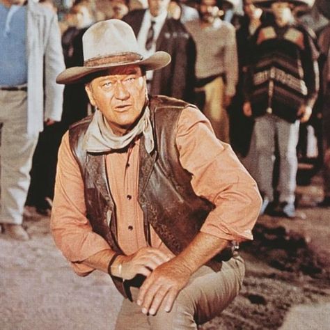 Clint Eastwood Cowboy, Old Western Actors, John Wayne Quotes, Cowboy Films, John Wayne Movies, Vintage Stars, Leading Men, Old Hollywood Movies, Hollywood Cinema