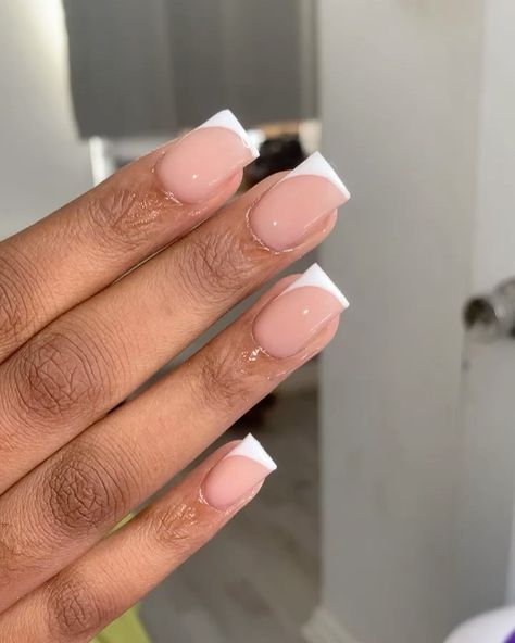 Smile Line Nails, Short Nail Set, Line Nails, Half Smile, Spring Acrylic Nails, Subtle Nails, Ombre Acrylic Nails, Stiletto Nails Designs, French Acrylic Nails