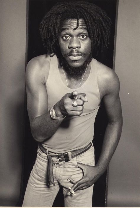 Lady..,..........The Crown Prince Of Reggae; Dennis Brown  For more awesome pins : #iQHamburg Roots Reggae Music, Calypso Music, Dennis Brown, Famous Legends, Rasta Man, Jamaica Reggae, Peter Tosh, Reggae Artists, Roots Reggae