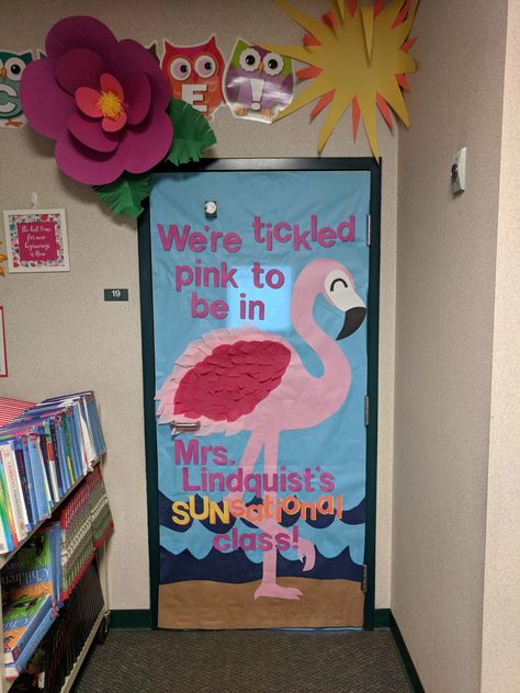 Flamingo Door Decorations Classroom, Flamingo Teacher Appreciation, Flamingo Classroom Door, Flamingo Bulletin Board Ideas, Diy Flamingo Decor, Flamingo Bulletin Board, Flamingo Classroom Theme, Summer Bulletin Board Ideas, Teacher Appreciation Decorations