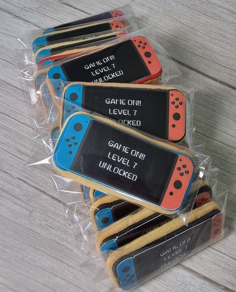 Switch Cookies Decorated, Kids Birthday Snack Ideas, Nintendo Switch Cookies, Switch Birthday Party Ideas, Nintendo Cookies, Gamer Party Food, Switch Cookies, Nintendo Switch Birthday Party Ideas, Gaming Cookies