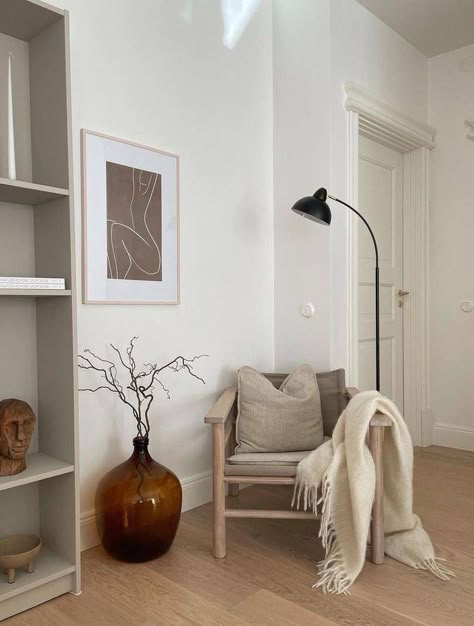 Armchair Corner, Scandinavian Floor Lamps, Video Backdrop, 아파트 인테리어, Living Room Scandinavian, Scandinavian Interior Design, Scandinavian Living, Bedroom Designs, Living Room Inspo