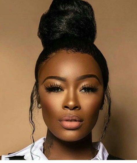 Makeup Ideas For Black Women, Ponytail Haircut, African American Women Hairstyles, Top Knot Bun, Christmas Makeup Look, Knot Bun, Top Knot Hairstyles, American Hairstyles, Easy Bun Hairstyles