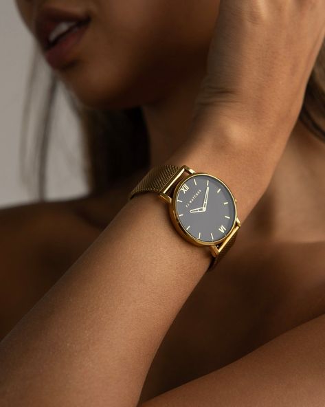 Elevate your style with our stunning wrist watch collection! ⌚✨ Click the link to explore a variety of elegant timepieces that perfectly blend fashion and functionality. Whether you’re looking for a classic design or a modern smartwatch, we have something for everyone. Don’t miss out—find your perfect wrist watch today! 🙀🍓 Golden Watch Aesthetic, Hand Watch Aesthetic, Aesthetic Watches For Women, Classic Watches Women, Golden Watch Women, Jewelry Poses, Elegant Watches Women, Casual Watches Women, Classic Watch Women