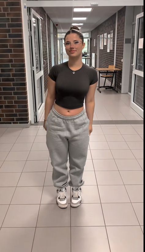 Lazy School Fits Sweatpants, Fitted Sweatpants Outfit, Great Sweatpants Outfit, Essential Sweatpants Outfit, Pro Club Sweats Outfit, Stacked Sweatpants Outfit, Sweat Pants Outfit For School, Comfy Baddie Outfits, Sweat Pants Outfits