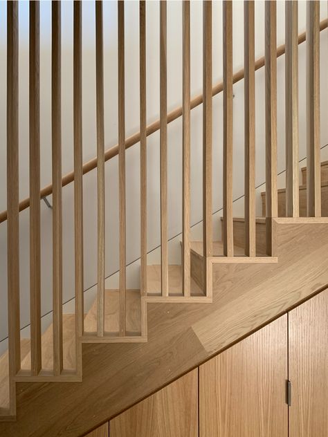 Seashore House - C&J Katz Timber Stair Balustrade, Slat Staircase, Beautiful Victorian House, Contemporary Staircase Design, Indoor Outdoor Flow, Stone Patios, Stair Renovation, Timber Stair, Screened Porches