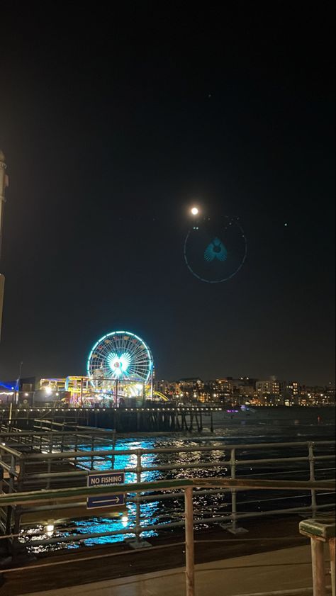 Santa Monica Pier beach night Santa Monica Aesthetic Night, Beach Nights, Los Angeles Beaches, Vision Board Pictures, Santa Monica Beach, Beach At Night, Beach Night, Santa Monica Pier, Santa Monica California