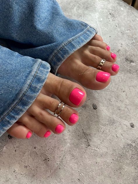 Summer 2024 Toe Nail Colors, Best Toe Nail Color Summer, 2024 Summer Nail Colors, Summer Toes 2024, Summer Toe Nails Colors, Summer Toenails, Hot Pink Toes, Press On Toenails, Summer Pedicure