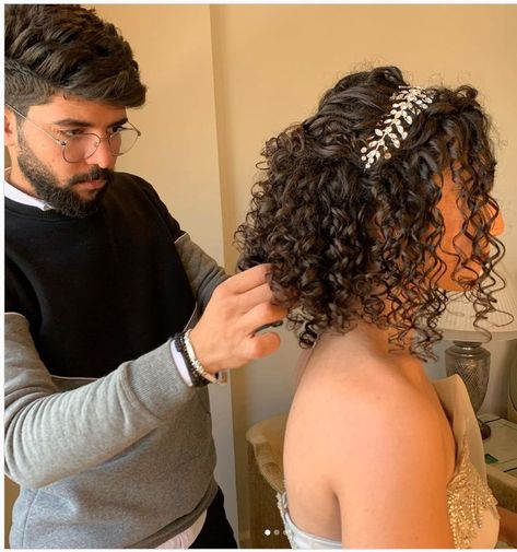 Curly Bridal Hair, Formal Hairstyles For Short Hair, Curly Hair Trends, Curly Wedding Hair, Quinceanera Hairstyles, Different Hair, Different Hair Types, Hairdos For Curly Hair, Natural Curls Hairstyles