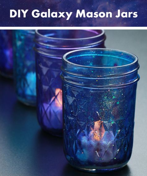 Diy Galaxie, Galaxy Candle, Galaxy Crafts, Galaxy Jar, Galaxy Wedding, Diy Galaxy, Diy Hanging Shelves, Diy Jar Crafts, Mason Jar Crafts Diy