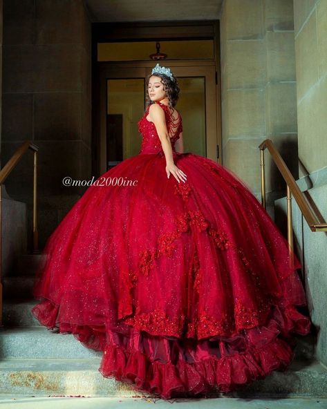 Moda 2000 ♥ #1 Quince Shop on Instagram: “#Queen of Elegance♥️ Thank you so much for saying YES at #Moda2000! Want to find your perfect #quincedress?👑 Send us a dm to book today!…” Red Nails Quinceanera, Nails Quinceanera, Red Princess Dresses, Dark Red Quinceanera Dresses, Dresses With Straps, Burgundy Quinceanera Dresses, Vestido Charro, Dress With Roses, Red Ball Gowns