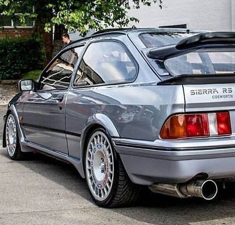 681 mentions J’aime, 3 commentaires - Racing Instagram (@racing_insta) sur Instagram : "RS Cosworth #ford #sierra #rscosworth #fordmotorsport #4x4 @vida_raciing" Ford Sierra Cosworth, Ford Motorsport, Ford Rs, Ford Sierra, Ford Classic Cars, European Cars, British Cars, Ford Motor Company, Car Ford