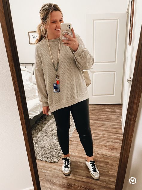 Rainy Day Teacher Outfit, Midsize Teacher Outfits, Teacher Outfit Fall, Fall Outfits Midsize, Fall Outfits For Teachers, Casual Teacher Outfit, Outfit Ideas Midsize, Midsize Fall Outfits, Cute Teacher Outfits