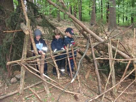 Nature Camp Activities, Wilderness Activities For Kids, Kid Outdoor Activities, Exploring Nature With Children, Things To Do In The Woods, Bushcraft For Kids, Forest Activities For Kids, Outdoor Nature Activities For Kids, Kids Camping Activities