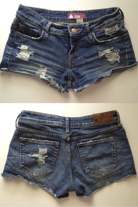 ripped denim shorts diy Diy Ripped Jean Shorts, Denim Shorts Diy, Diy Denim Shorts, Diy Ripped Jeans, Shorts Diy, Torn Jeans, Diy Shorts, Ripped Jean Shorts, Ripped Denim Shorts