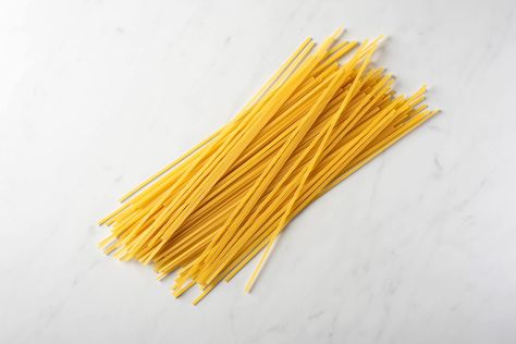 What Is Linguine? Pasta Extruder, Long Pasta, Ribbon Pasta, Homemade Fettuccine, Lo Mein Noodles, Linguine Recipes, Linguine Pasta, Sesame Noodles, Cubed Potatoes