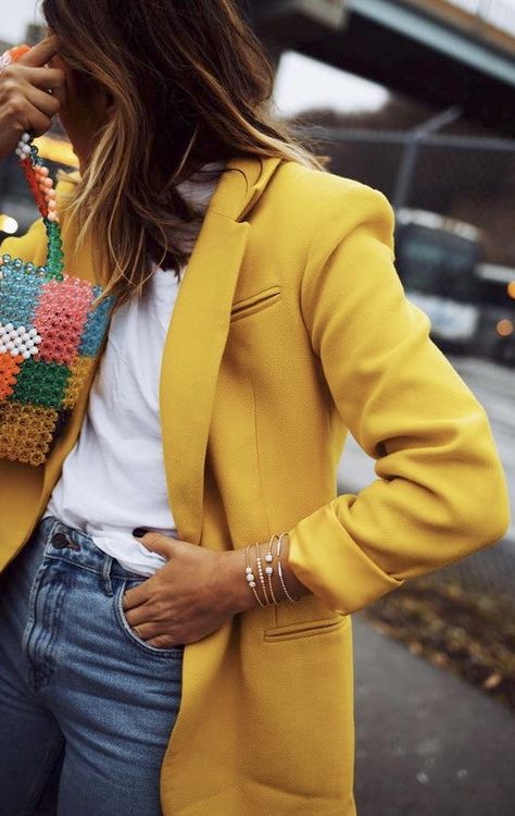 Caitlyn Warakomski, Bright Dresses, Fashion Me Now, Yellow Blazer, Colour Blocking, Cooler Look, Yellow Jacket, Winter Mode, Looks Chic