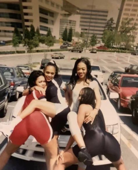 Freaknik Miami, Florida (1997). Girls Mullet, 90s Black Culture Aesthetic, Girls Yoga, Wigs Black, Vintage Black Glamour, Black Photography, Girls Vest, Best Friend Goals, Girls Black