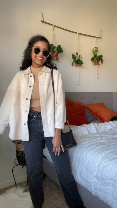 Tan Jean Jacket Outfit, White Corduroy Shirt Outfit, Zara Corduroy Jacket, Cropped Corduroy Jacket Outfit, Trendy Zara Button-up Shacket, White Coudroy Jacket, Casual Zara Button-up Outerwear, Tan Jean Jacket, Tan Jacket Outfit