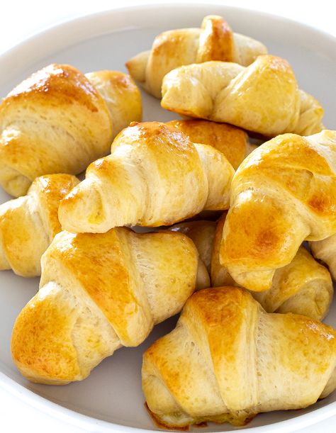 Homemade Crescent Rolls - Chef Savvy Copycat Pillsbury Crescent Rolls Recipe, Cresant Rolls, Easy Crescent Roll Recipes, Homemade Crescent Rolls, Chef Savvy, Crescent Roll Recipes, Roll Recipes, Crescent Dough, Crescent Roll Dough