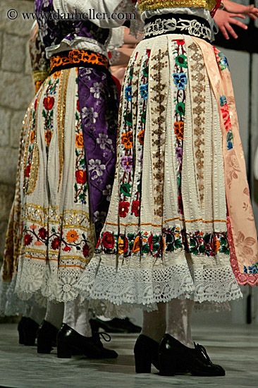 Croatian folk-dress (lace and embroidery showing at back of skirts, not covered by aprons) Slovenian Traditional Clothing, Slovenian Clothing, Folklore Fashion, Costumes Around The World, Hungarian Embroidery, Folk Clothing, Hippy Chic, National Dress, Mode Boho