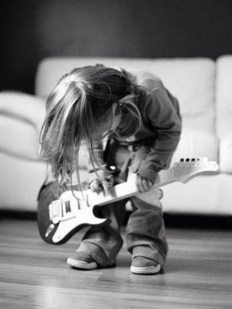 Boy with guitar Little  Young  Cute  Long hair  Electric  Short  Mini Papa Roach, Foto Transfer, Rock Baby, Joan Jett, Rock N’roll, Kid Rock, I'm With The Band, Foto Art, Jim Morrison