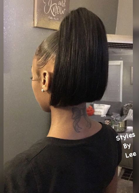 Sleek high blunt cut ponytail 😍😍 #blackhairstyles #ponytail #bluntcut #kashdoll Ponytail Weave, Ponytail Haircut, Weave Bob Hairstyles, Extended Ponytail, High Ponytail Hairstyles, Weave Ponytail Hairstyles, Black Ponytail Hairstyles, High Ponytail, Fringe Hairstyles