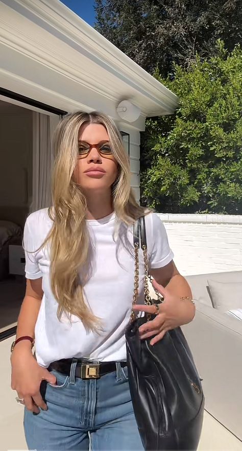 Sophia Richie Outfits Aesthetic, Sofia Richie Grainge Hair, Sophia Richie Style Aesthetic, Sofia Richie Grainge Style, Sofia Grainge Style, Sofia Richie Updo, Sofia Richie Outfits Casual, Sofia Richie 2024, Sofia Richie Blonde