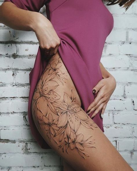 Hips Tattoo Women Side, Side Hip Tattoos, Side Thigh Tattoos, Vintage Tattoos, Dragons Tattoo, Bum Tattoo, Hip Thigh Tattoos, Dragon Tattoo For Women, Hip Tattoos Women