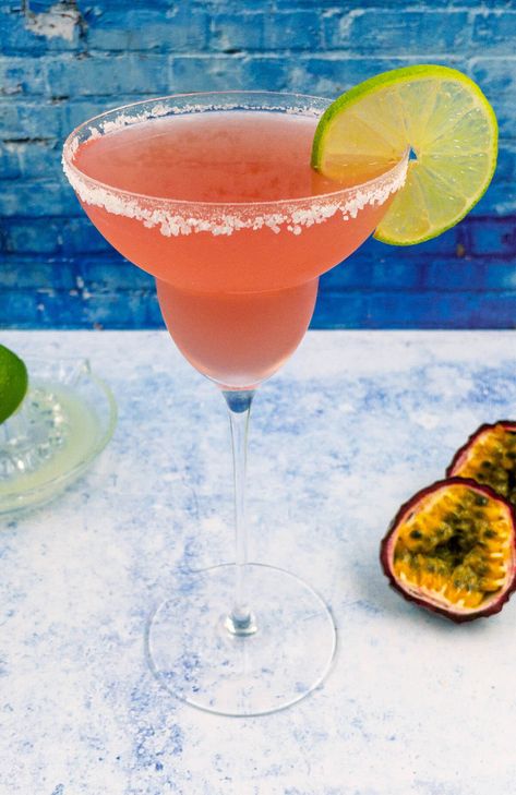 Passion Fruit Cocktail Recipes, Fruit Cocktail Recipes, Passion Fruit Cocktail, Drinks To Make At Home, Recipes With Fruit Cocktail, Passion Fruit Margarita, Fruit Margarita, Cocktails To Make At Home, Day Cocktails