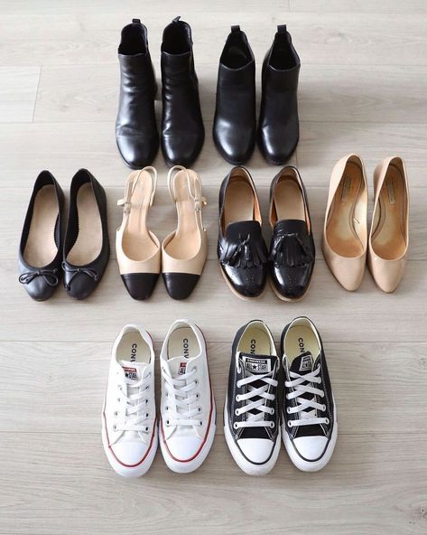 Minimalist Declutter, Essential Fashion Pieces, Capsule Wardrobe Shoes, 2024 Shoes, Trying To Survive, Minimal Shoes, Autumn Shoes, Everyday Fits, Basic Shoes