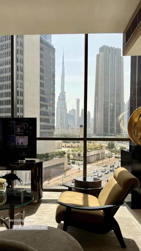 Luxury Lawyer Lifestyle, Dubai School Aesthetic, Uae Aesthetic, Dubai Penthouse, Penthouse Views, Penthouse Interior, Dubai Office, Sofa Pictures, Dubai Houses