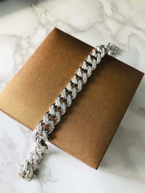 Iced Out Cuban Link Chain, Cuban Link Chain Men, Silver Bracelet Designs, Fancy Bracelet, Indian Bride Makeup, Boys Bracelets, Cuban Chain Bracelet, Cuban Link Bracelet, Diamond Bracelet Design