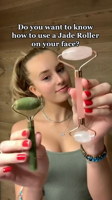 Jade Roller Mastery: Elevate Your Skincare Rituals to the Next Level Facial Routine Skincare, Facial Massage Routine, Beautiful Skin Care, Serious Skin Care, Skin Care Tutorial, Basic Skin Care Routine, Diy Body Care, Facial Skin Care Routine, Face Roller