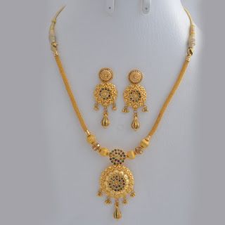 Latest gold necklace designs - Latest Jewellery Design for Women | Men online - Jewellery Design Hub #GoldJewelleryLatest Neklesh Design, Latest Gold Necklace Designs, Latest Gold Necklace, Necklace Trends, Gold Necklace Design, New Gold Jewellery Designs, Gold Necklace Indian Bridal Jewelry, Gold Necklace Simple, Gold Pendant Jewelry