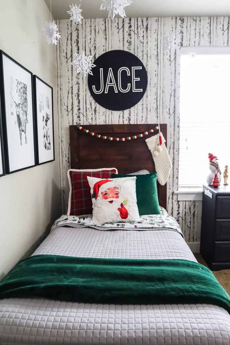 Boys bedroom decorated for Christmas Christmas Tree For Bedroom, Kids Christmas Bedroom, Kids Christmas Bedding, Ways To Decorate Your Bedroom, Bedroom Ideas For Boys, Bedroom For Christmas, Christmas Kids Room, Christmas Decor Ideas For Bedroom, White Christmas Decor Ideas