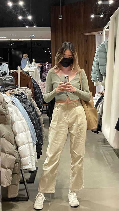 Sage Pants Outfit, Green Fall Outfit, Cream Jeans Outfit, Beige Jeans Outfit, Cream Wide Leg Pants, Cream Pants Outfit, Beige Pants Outfit, Wide Pants Outfit, Sage Green Sweater