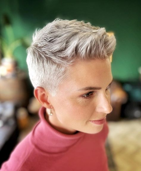 Quiff Haircut Women, Shaved Pixie Cut, Super Short Pixie, Short Cropped Hair, Shaved Pixie, Short Blonde Pixie, Short Pixie Cuts, Super Short Haircuts, Short Curly Pixie