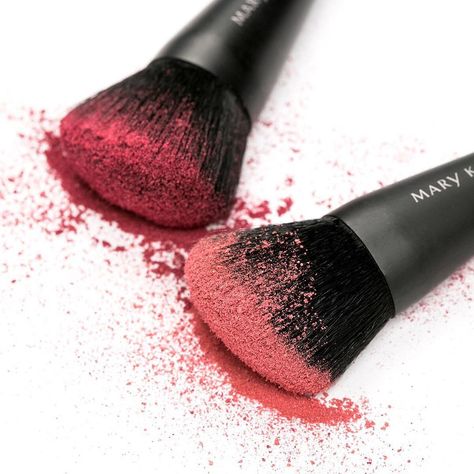 The perfect brush to make us blush! Create makeup looks with confidence at our profile link! 😊 #MaryKay Kay Aesthetic, Blush Mary Kay, Mary Kay Cosmetics, Mary Kay Business, Beauty Consultant, Blush Brush, Divine Feminine, Powder Brush, Mary Kay