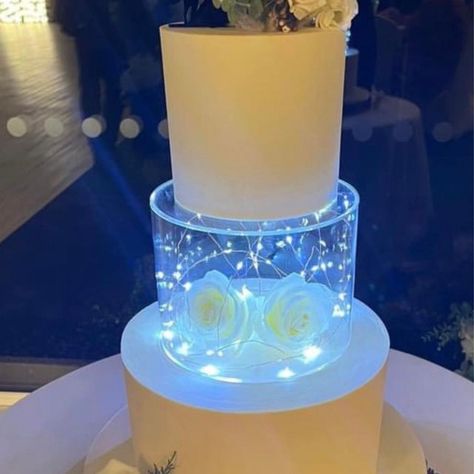 Acrylic Cake Stand, Birthday Cake Stand, Clear Cake, Acrylic Cake Stands, Tiered Cakes Birthday, Round Cake Stand, Wedding Cake Pictures, Beautiful Cake Designs, King Cake