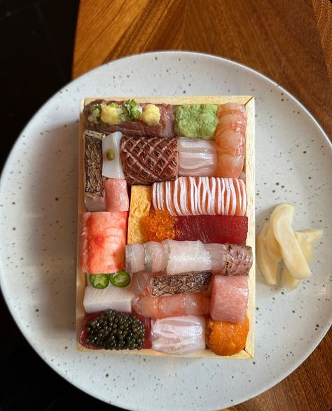 Leesansushi | #sushi#sashimi#fish#japanesefood#food#foodporn#foodstagram#comida#restaurant#restaurante#foodart#foodie#foodpics#foodphotography#healthyfoo… | Instagram Korean Sashimi, Sashimi Aesthetic, Fairy Food, Golden Pothos, Japanese Food, Food Art, Mood Board, Restaurant, Fish