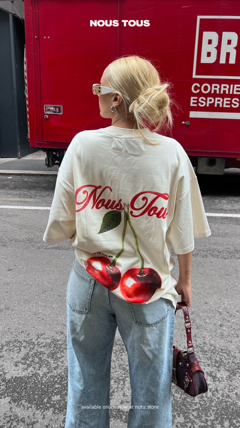 Our super juicy&fresh "IN MY CHERRY ERA" tee has is available on NOUS TOUS store's website❤️‍🔥 This graphic oversized t-shirt is an absolute must-have in ur wardrobe!🪩💗🏄‍♀️ Check out NOW at: https://nutu.store/ Oversized Graphic Tee Aesthetic, Aesthetic Oversized Tee, Oversized Tee Aesthetic, Aesthetic Oversized Shirt, Cherry Shirt, Oversized Aesthetic, Aesthetic Fit, Grafic Tees, Outfit Oversize