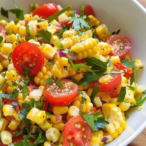 Easy Corn and Tomato Salad Recipe - elianarecipes.com Corn And Tomato Salad, Tomato Basil Salad, Corn And Tomato, Tomato Salad Recipe, Easy Corn, Tomato Salad Recipes, Bbq Sides, Summer Meals, Food Info